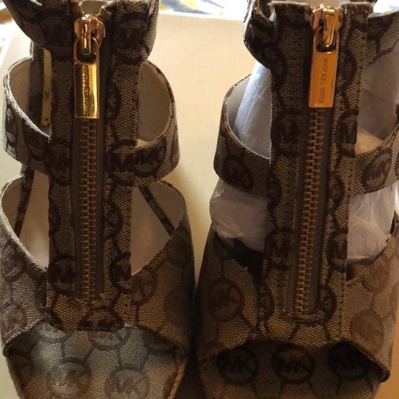 Michael Kors - Picture 7 of 7